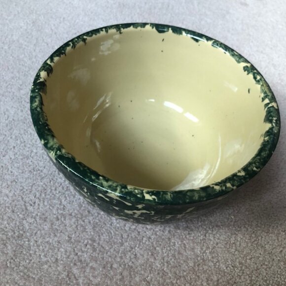 Brothers Potteries Spongewear Pottery 8" Bowl, Green Made in Canada, Norwich, ON - Picture 3 of 7